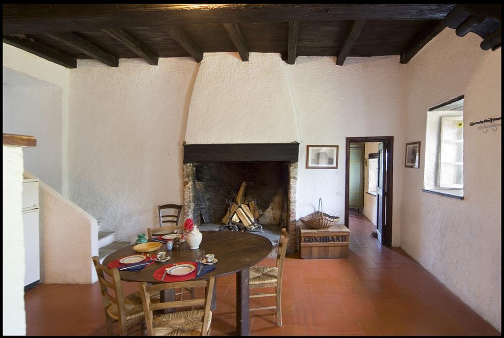 Agriturismo Famiglia Al Castello Di Bagnolo Bagnolo Piemonte Pokoj fotografie